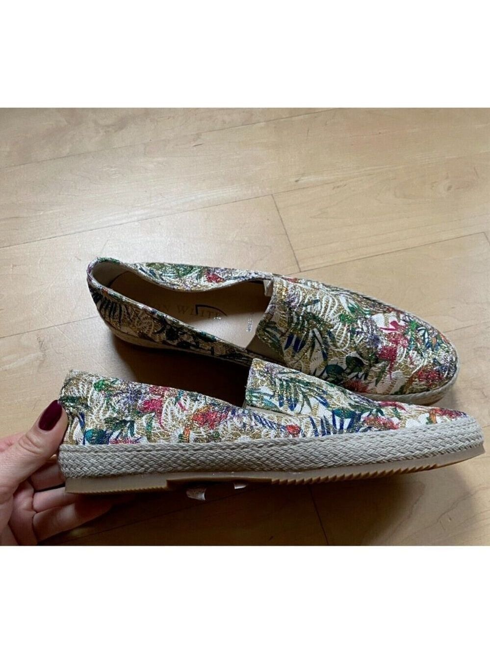 Ron White BNWOT Women floral gold  "Delilah" espadrille loafer sz 39